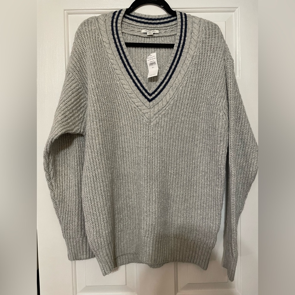 AMERICAN EAGLE SWEATER LARGE NEW WITH TAGS